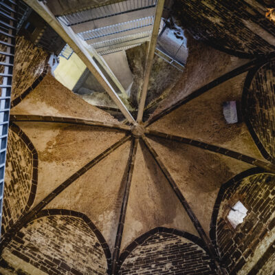 Plafond binnenin de Maagdentoren in Zichem