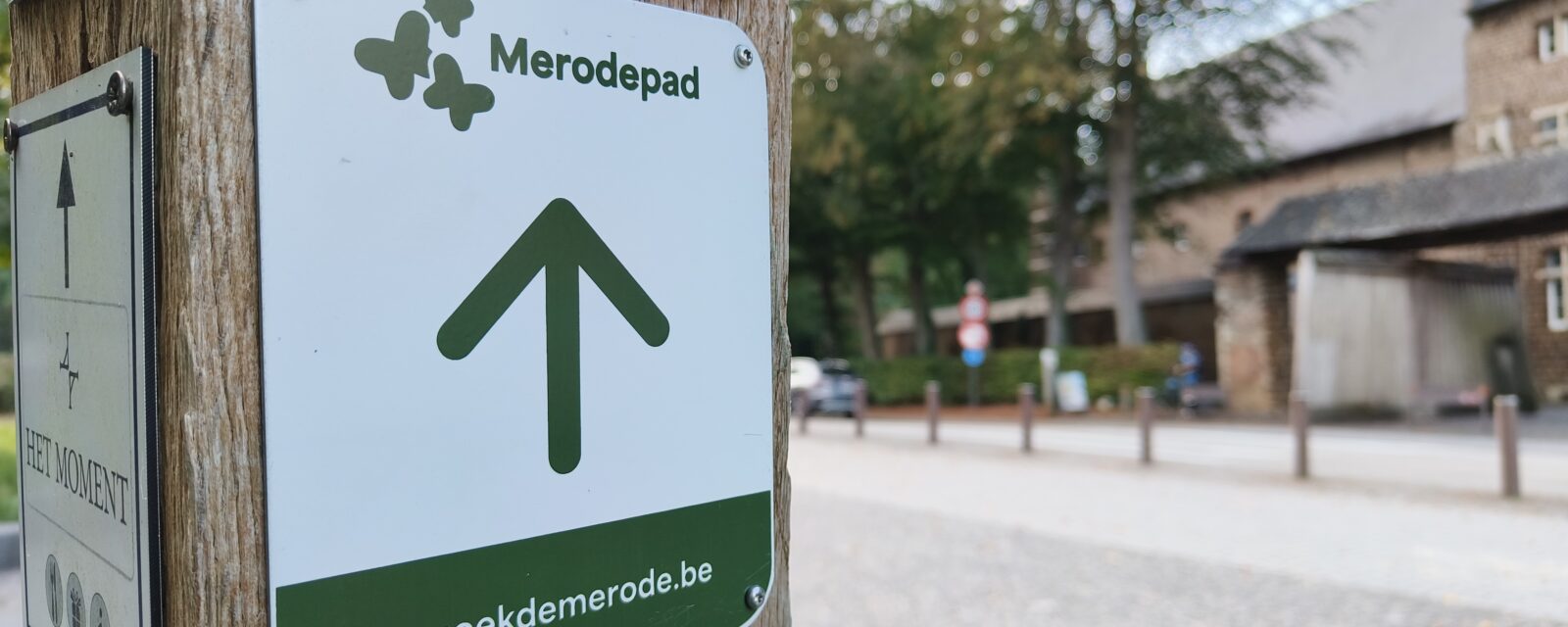 Merodepadbordje aan de abdij van Averbode